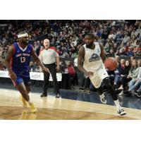 Halifax Hurricanes guard Terry Thomas rounds the corner vs. the Cape Breton Highlanders