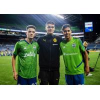 Alfonso Ocampo-Chavez (left) and Danny Leyva (right) of Seattle Sounders FC with fellow U.S. U-17 MNT call-up Gio Reyna