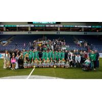 Dallas Sidekicks pose with fans