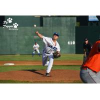 Sioux Falls Canaries pitcher Sam Bragg