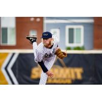 Northern Colorado Owlz pitcher Tanner Schoeninger