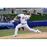 Syracuse Mets pitcher Thomas Szapucki