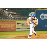 New York Boulders' Leudeny Pineda on the mound