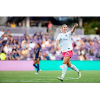 San Diego Wave FC defender Abby Dahlkemper