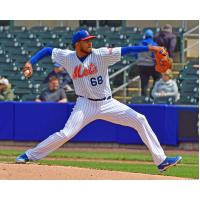 Syracuse Mets' Denyi Reyes in action