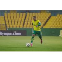 Tampa Bay Rowdies midfielder Damian Rivera