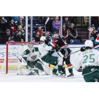 Everett Silvertips' Tarin Smith Kelowna battles Kelowna Rockets' Gabriel Szturc