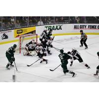 Vancouver Giants battle the Everett Silvertips