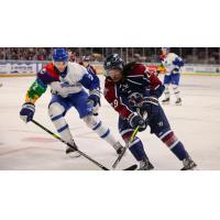 Wichita Thunder defends against the Tulsa Oilers