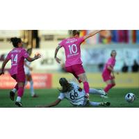 San Diego Wave FC's Sofia Jakobsson and Racing Louisville FC's Reilyn Turner on the field