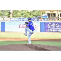 Biloxi Shuckers' Logan Henderson on the mound