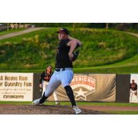 Sioux City Explorers' Joey Murray in action